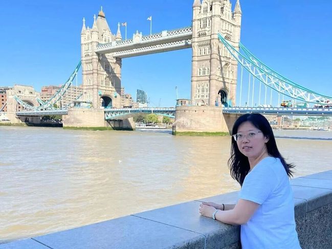 做学子逐梦路上的光与路